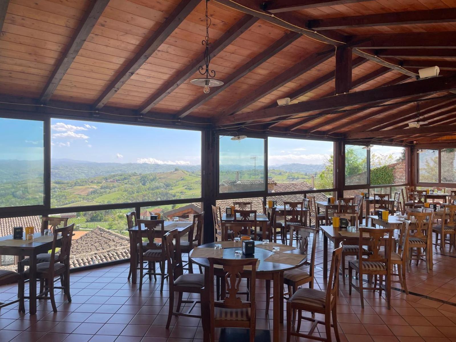 Albergo Diffuso Belvedere Alice Bel Colle Exterior photo